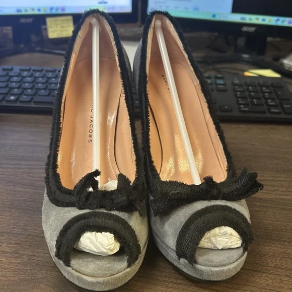 Marc by Marc Jacobs Suede Grey Heels - Picture 4 of 6